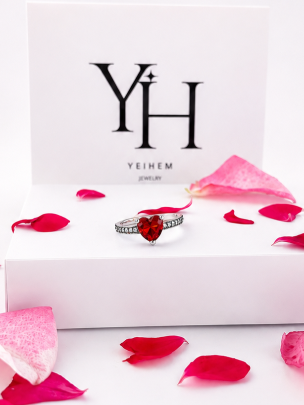 Anillo Corazón Rubí